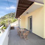 Fernandes House *